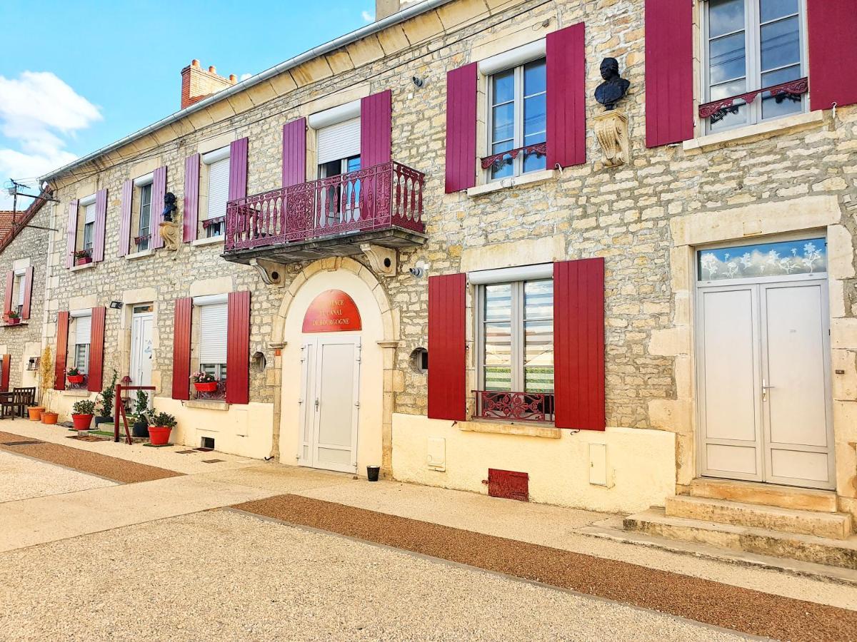 La Residence Du Canal De Bourgogne Montbard Cameră foto