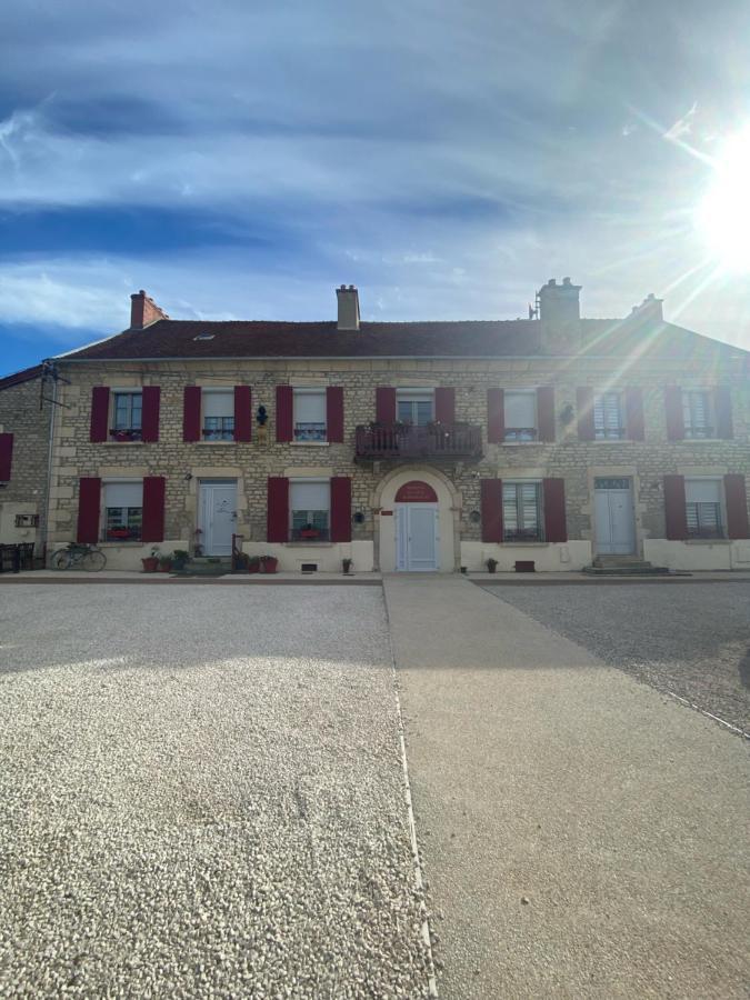 La Residence Du Canal De Bourgogne Montbard Exterior foto